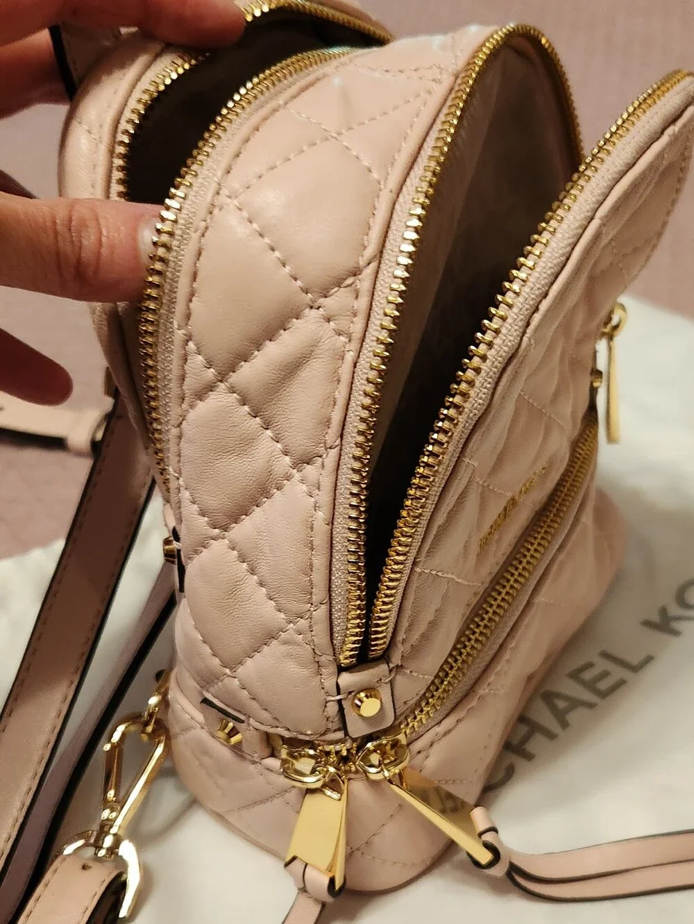 Michael Kors Quilted Convertible Mini Backpack, Crossbody Pale Pink Gold Zipper.